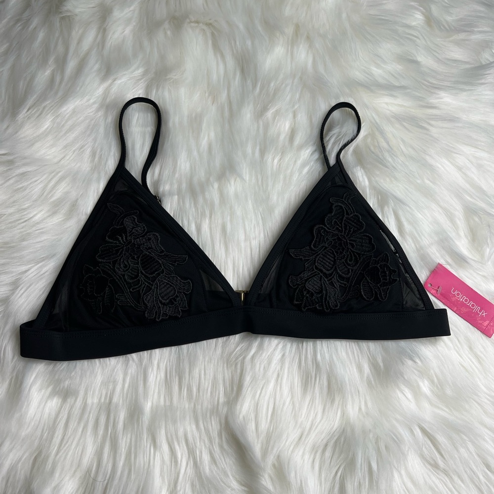 NWT Xhilaration Black Applica Flower Bikini Top XL